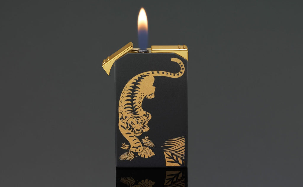SIGLO Twin Flame Lighter Tiger - Shiny Black