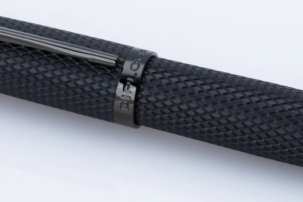 DIPLOMAT - Viper Guilloche Black Roller Ball Pen D41301030