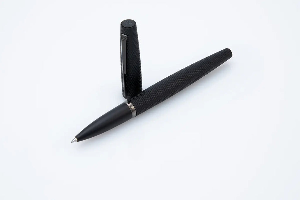 DIPLOMAT - Viper Guilloche Black Roller Ball Pen D41301030
