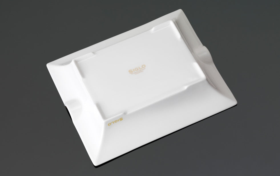 SIGLO Dog In Black Ashtray 10012659