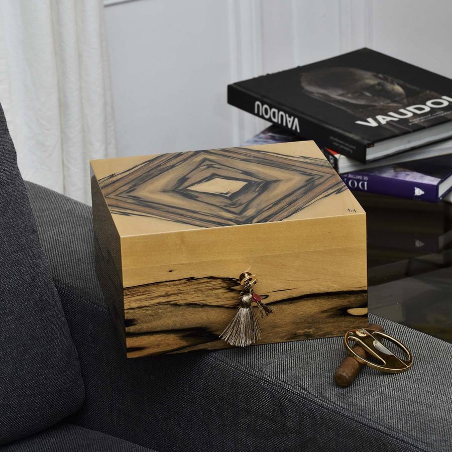 Elie Bleu Royal Ebony Wood Humidor for 75 cigars NO15EBR075S