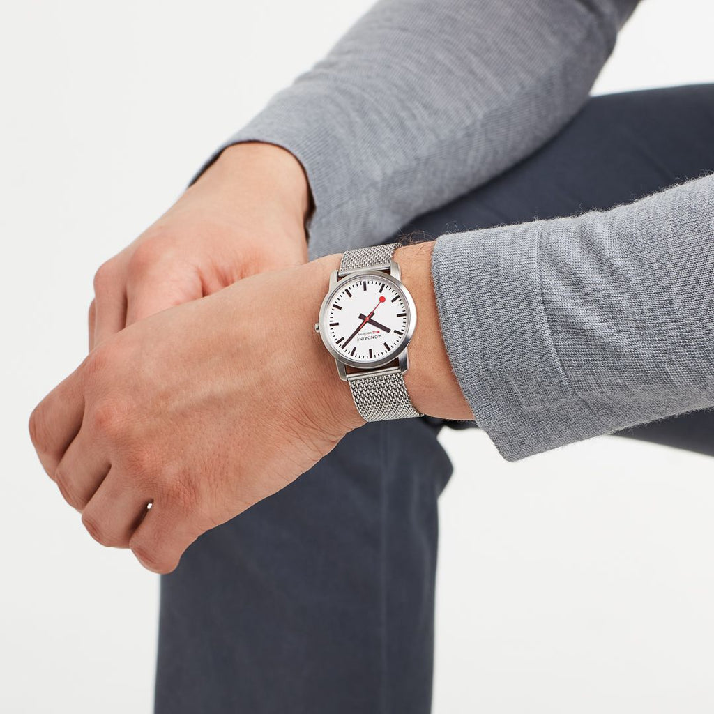 Mondaine SBB wristwatch Simply Elegant 36 mm A400.30351.16SBZ